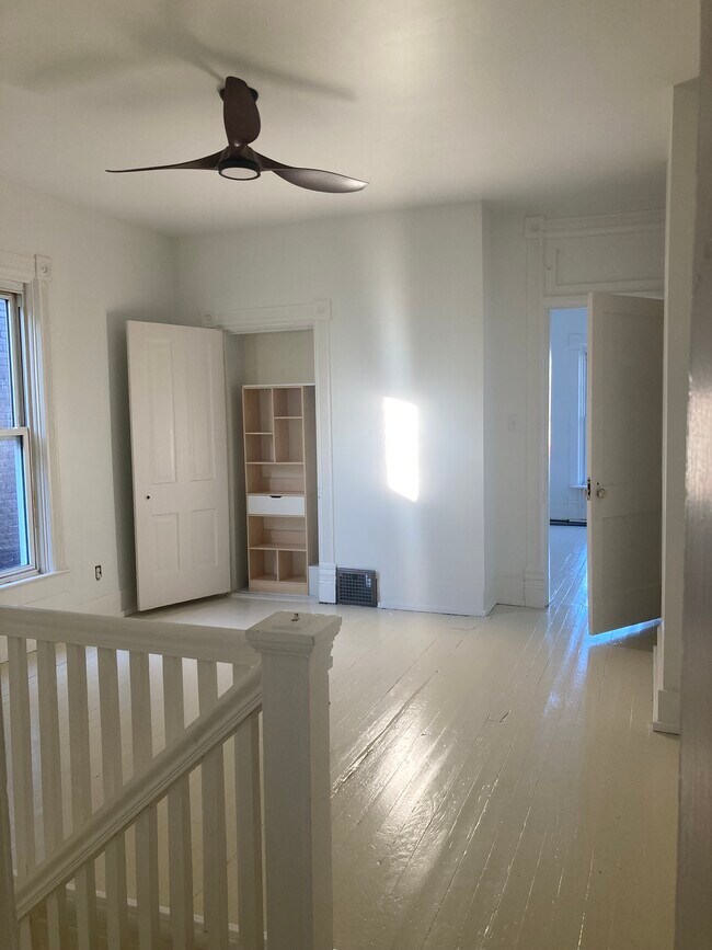 Building Photo - 415 3rd St
