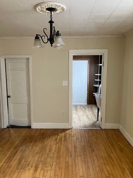 Building Photo - 114 N 79th St