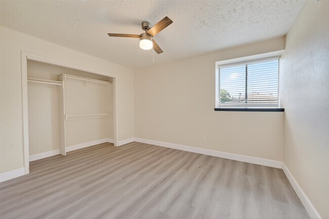 Building Photo - 7534 8 Willows Rd