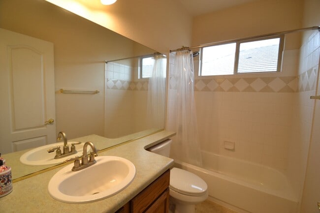 Building Photo - 2721 Crooked Vine Ct