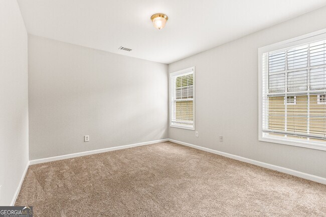 Building Photo - 558 Musical Ct