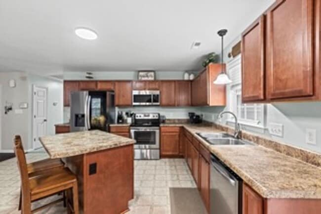 Building Photo - Lifestyle Focused