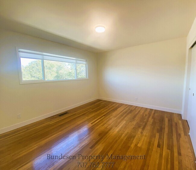 Building Photo - 77 Sunny Hill Dr