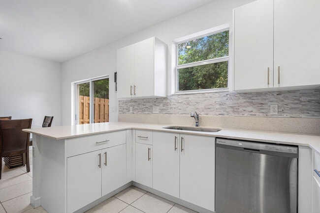 Building Photo - 2781 NW 55th Way