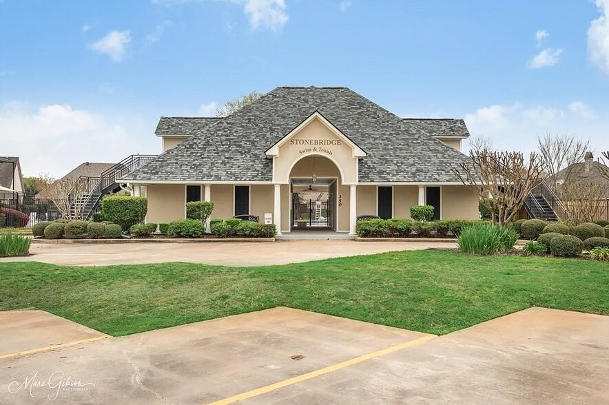 Building Photo - 316 Autumn Ridge Dr