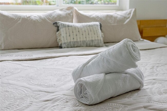 Building Photo - 750 NE 120th St