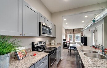 Building Photo - 300 S Logan St