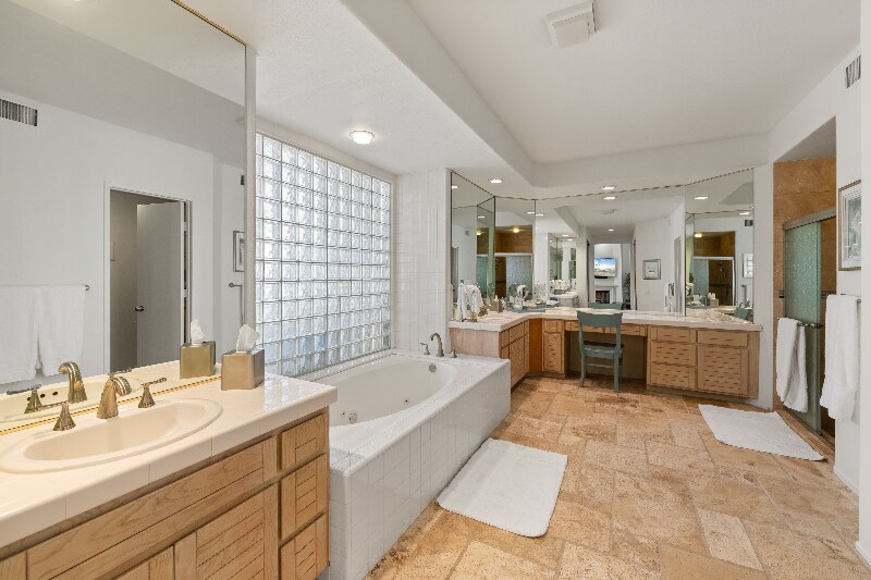 Building Photo - 54100 Riviera