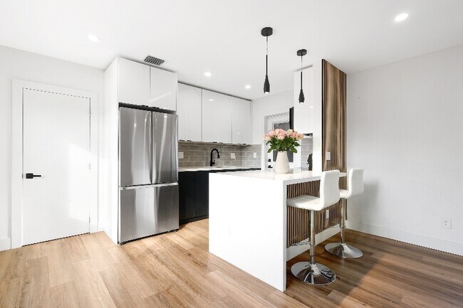 Building Photo - 1201 N 16th Ave