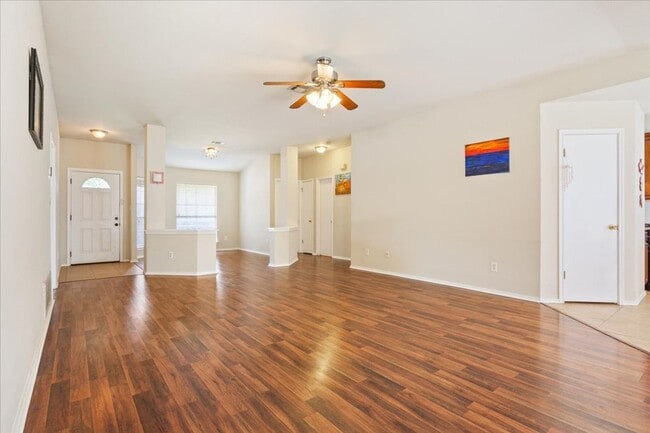 Building Photo - Charming 3/BR 2/BA One-Level Home in Round...