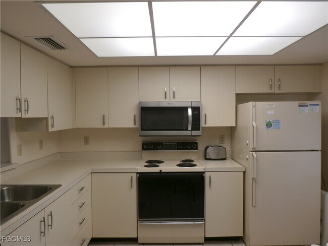 Building Photo - 11300 Caravel Cir
