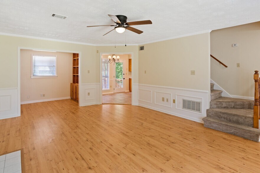 Building Photo - 523 Blue Ridge Crossing