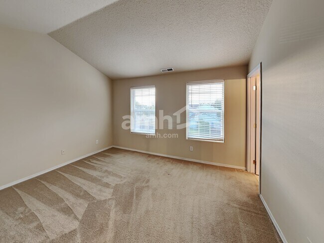 Building Photo - 34607 Rocky Ct