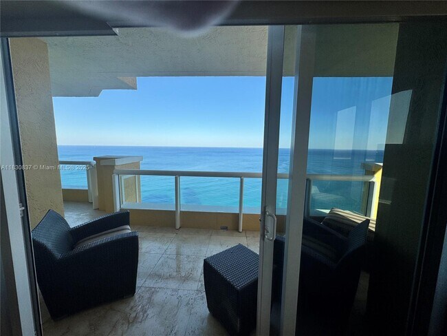 Building Photo - 17875 Collins Ave