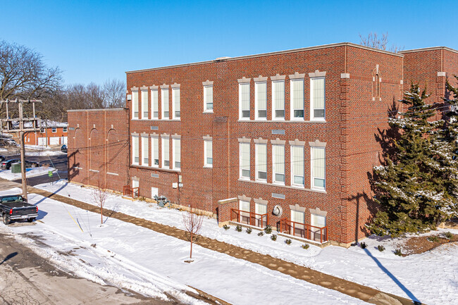 Alternate Image - Fox Valley Apartments- Todd School