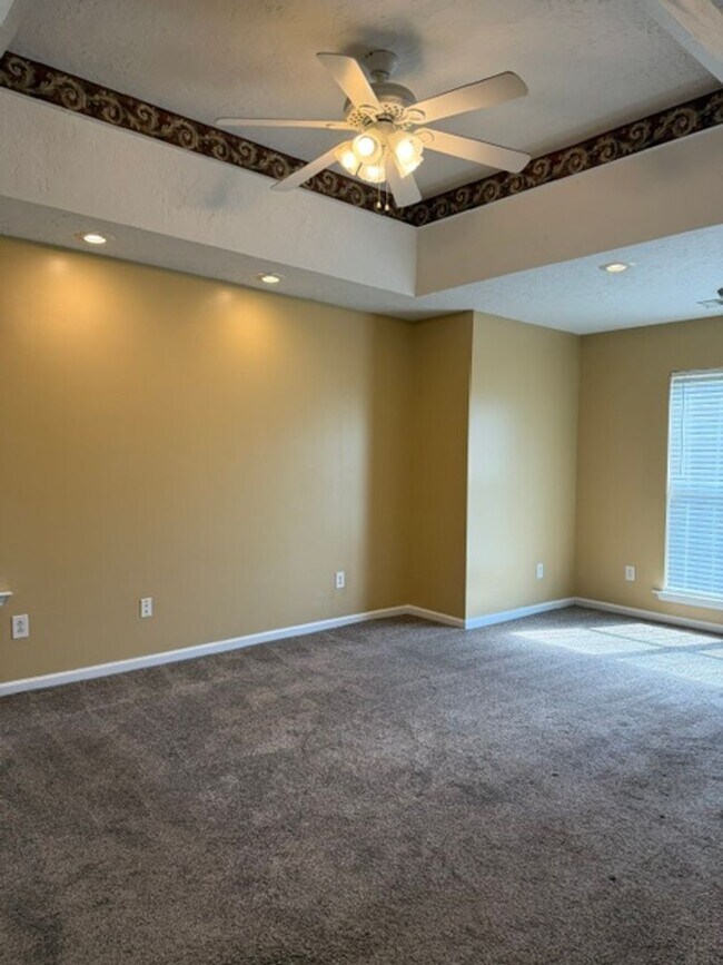 Building Photo - 1832 Heathers Way