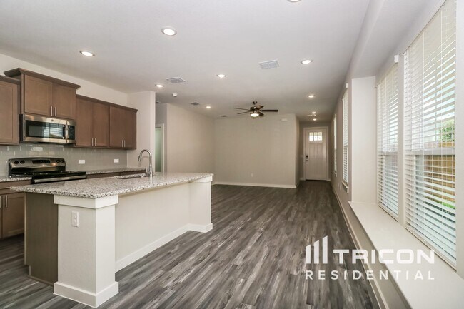 Building Photo - 1609 Mexican Heather Dr