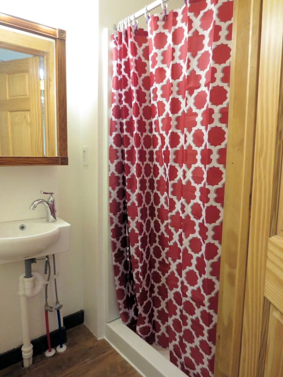 Full Bathroom - 126 N Lake Ave