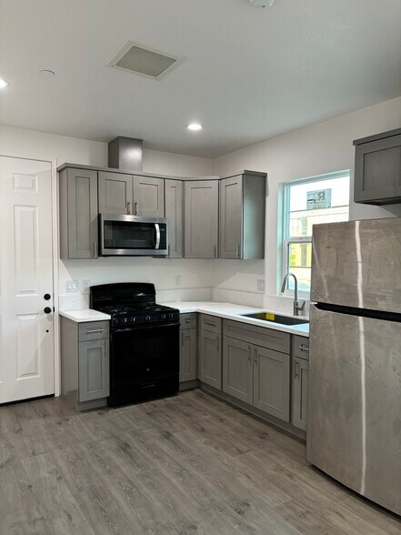 Building Photo - 7893 Boot Straps Ct