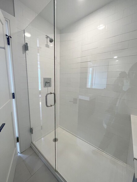 Building Photo - 7 Everett St