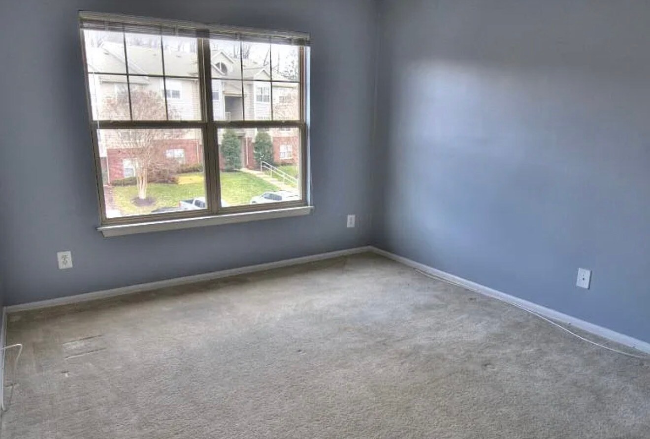Building Photo - 1707 Ascot Way