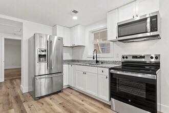 Building Photo - 3169 Westover Dr