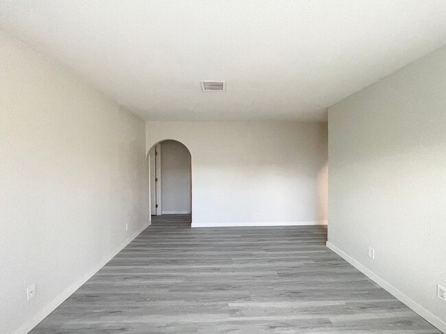 Building Photo - Gated Community Condo