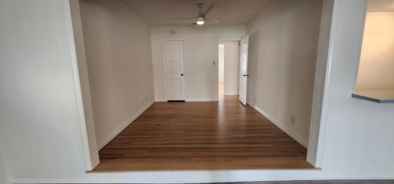 Building Photo - 4923 W 121st St