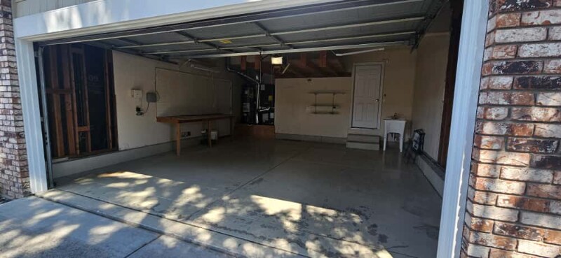 Building Photo - 270 Camelot Dr