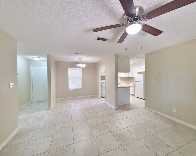 Building Photo - 6506 Colonial Dr