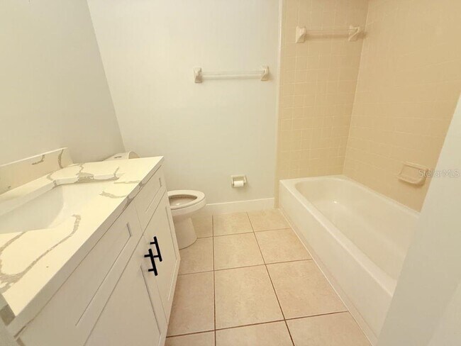 Building Photo - 109 Lakepointe Cir