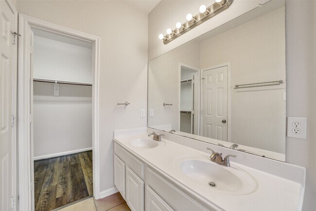 Building Photo - 7414 Compass Rose Dr