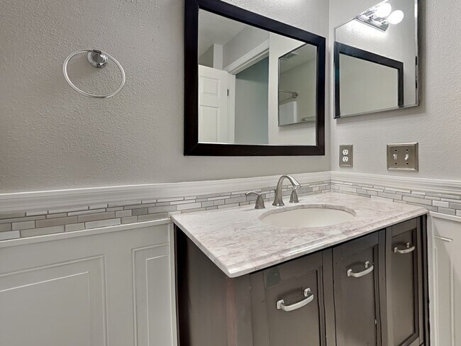 Building Photo - 6908 Waterbrook Ct