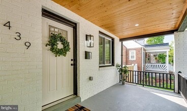 Building Photo - 439 Newcomb St SE