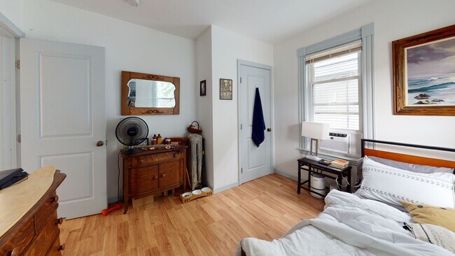 Building Photo - 3bed + living room 1bath in Waltham is available on 9/1