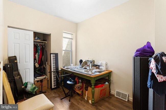 Building Photo - 1910 N 17th St