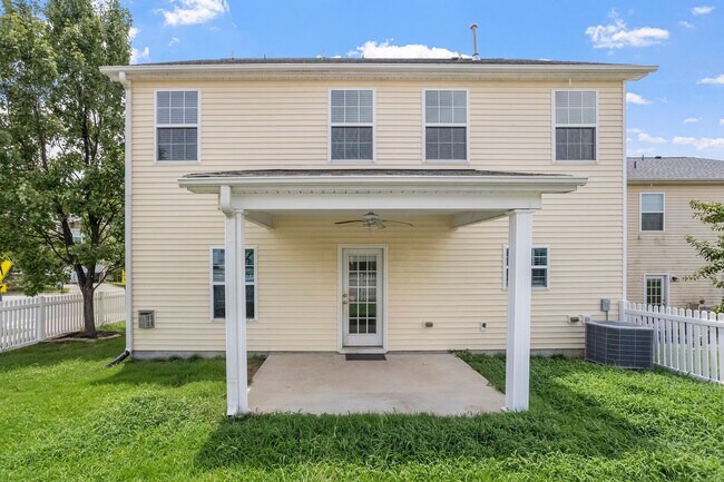 Building Photo - 223 Station Dr