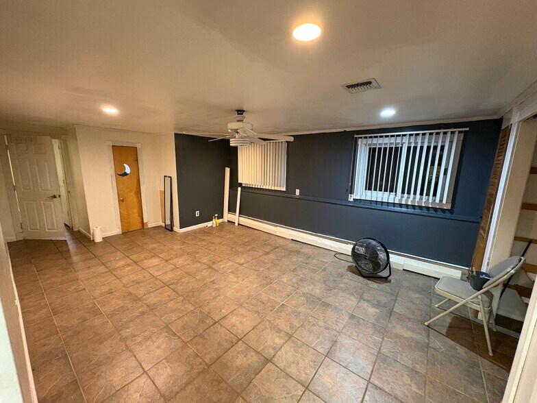 Building Photo - 28 Clearview Dr