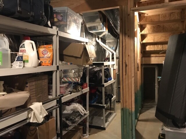 storage space - 624 Heathland Trl