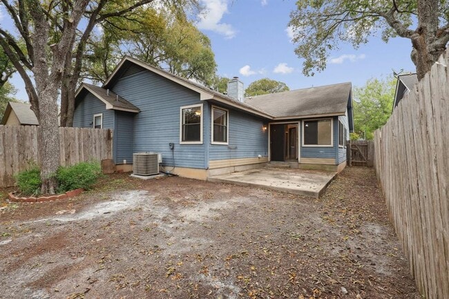 Building Photo - 2621 Garrettson Dr