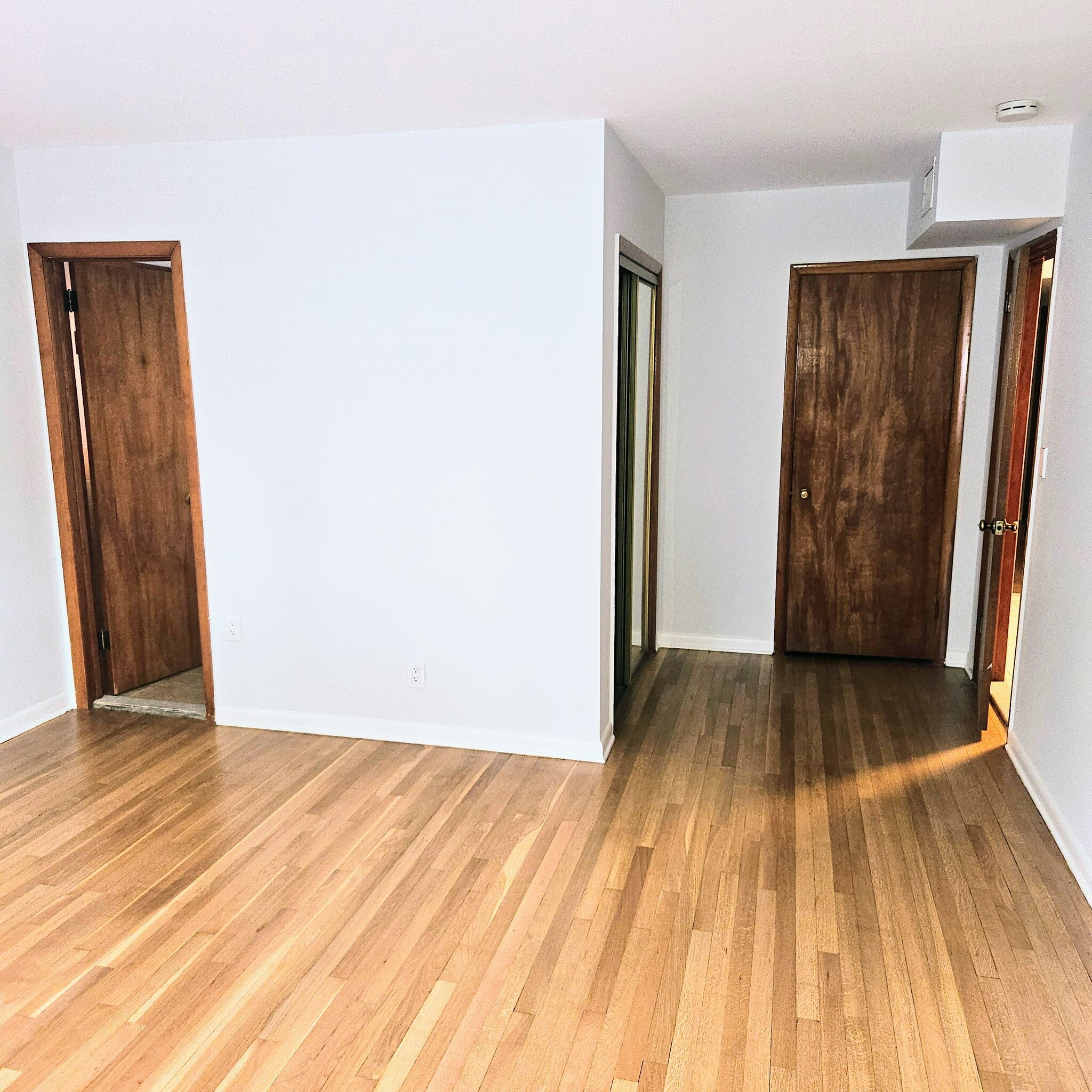 CLOSETS - 109 Rockwell St