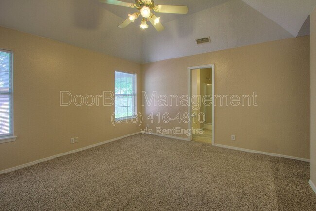 Building Photo - 2520 W Honolulu St