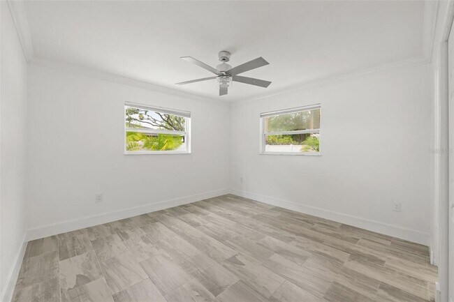 Building Photo - 5301 Venetian Blvd NE