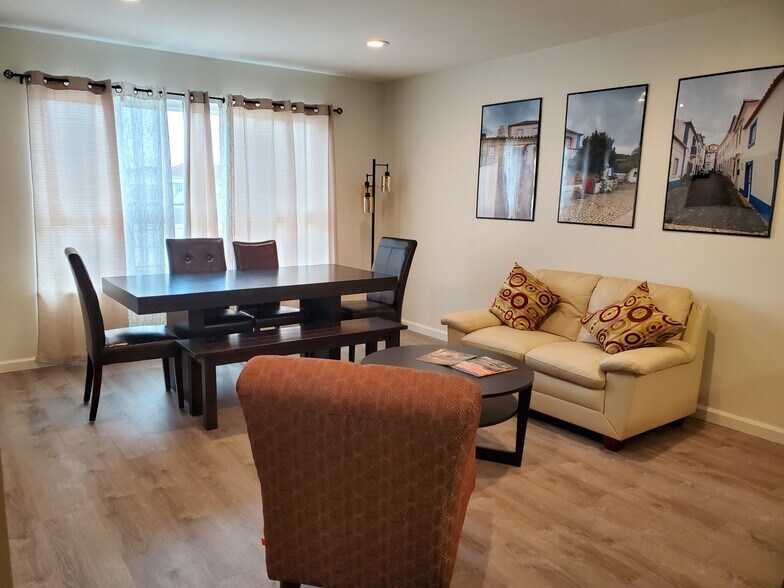 Building Photo - 50 3rd Ave