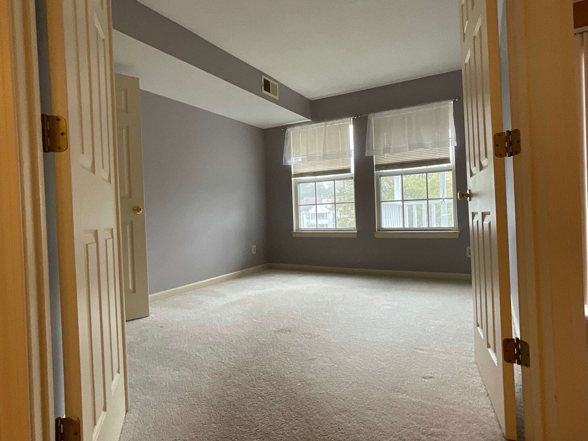 Building Photo - 15 Forest Glen Cir