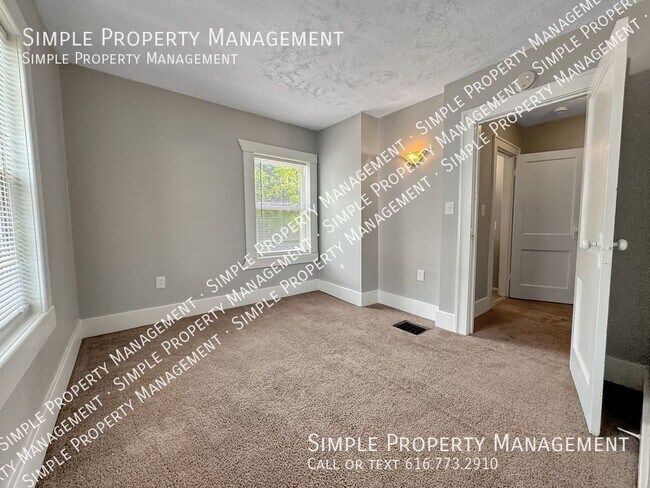 Building Photo - 813 California-