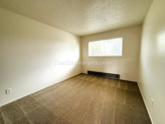 Building Photo - Charming 2-Bedroom Apartment in the Heart ...
