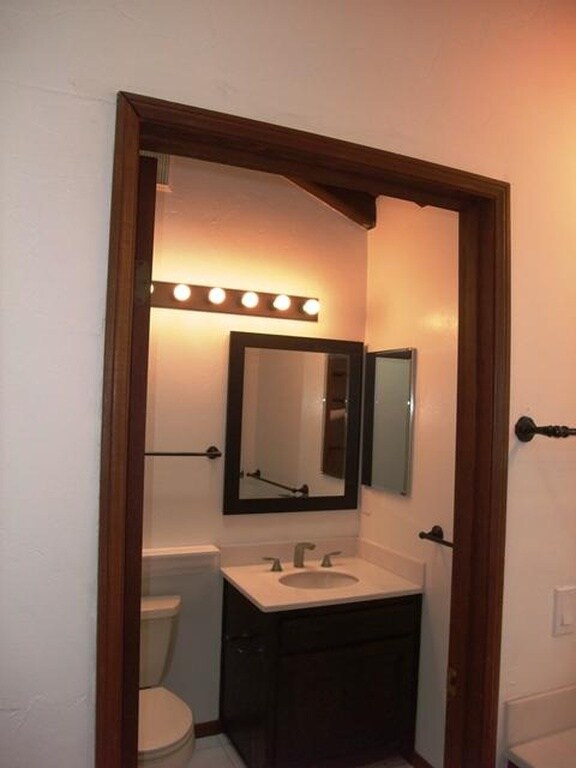 Building Photo - 8614 Villa La Jolla Dr