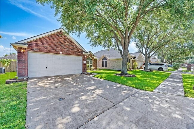 Building Photo - 11843 Leaf Oak Dr