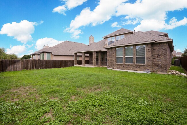 Building Photo - 7811 Rushing Creek